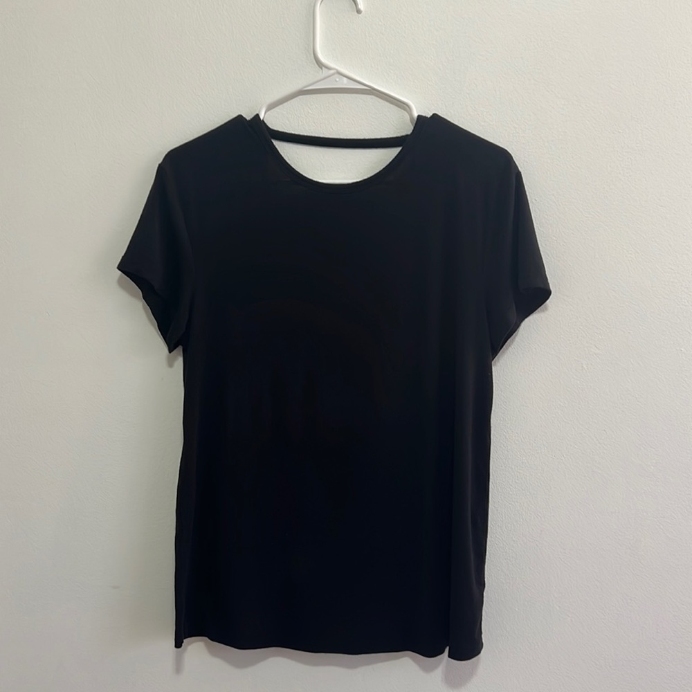 Black backless shirt